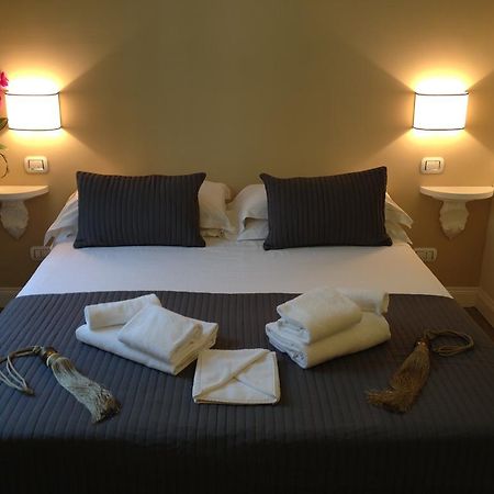 Cavour Forum Suites 로마 객실 사진